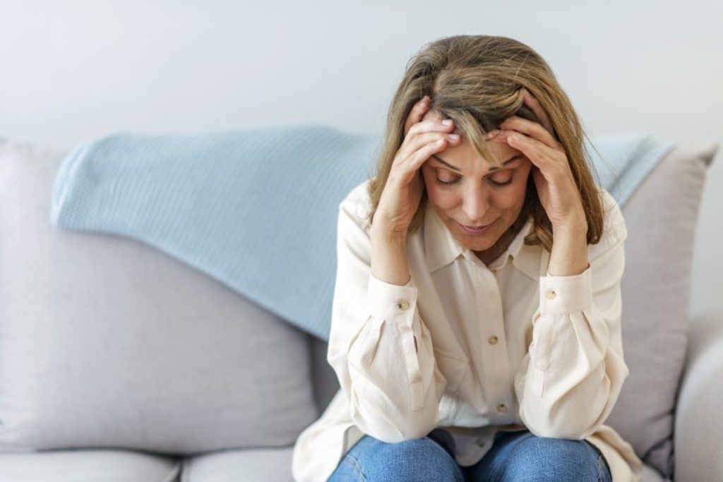 Πώς συνδέεται η έλλειψη ύπνου με την εμμηνόπαυση και την κατάθλιψη;