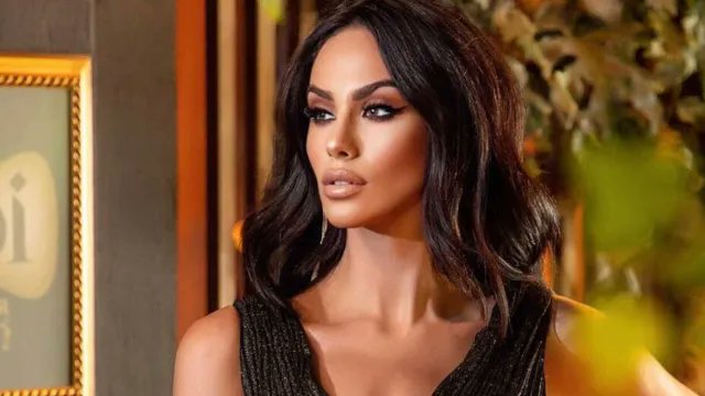 Άλλοι πολεμάνε και η εκπρόσωπος του ουκρανικού Στρατού «τραβάει» σέξι πόζες στο Παρίσι!