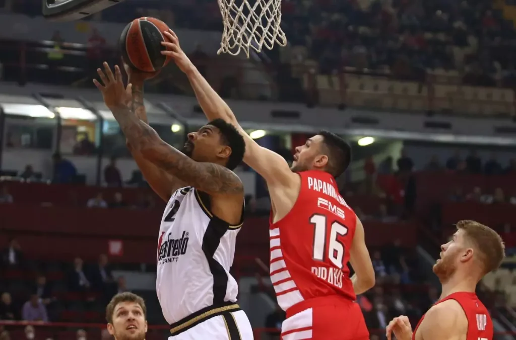 Βίρτους Μπολόνια – Ολυμπιακός: Επιστολή διαμαρτυρίας των Ιταλών στην Euroleague για τη διαιτησία