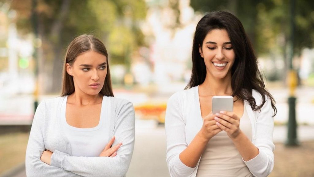 Αυτά είναι τα 3 σνομπ ζώδια που θα σε κάνουν να υποφέρεις σε μια σχέση