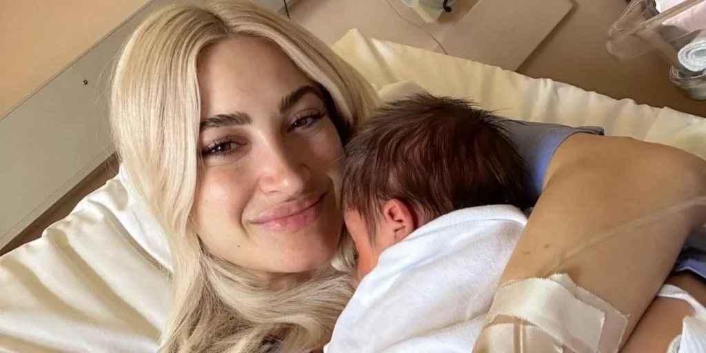 Ιωάννα Τούνη: «Προσπαθούσα 20 ώρες να γεννήσω φυσιολογικά» (βίντεο)