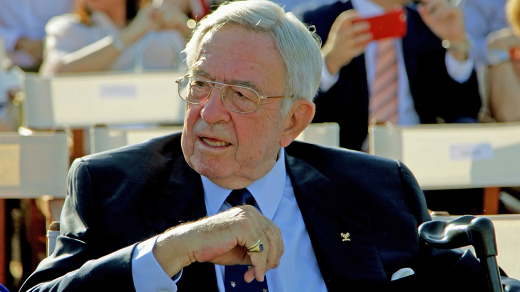 Βουλευτές και υπουργοί στην κηδεία του τέως Βασιλιά Κωνσταντίνου: Με τον «χωροφύλαξ» και με τον «αστυφύλαξ» η κυβέρνηση Κ.Μητσοτάκη