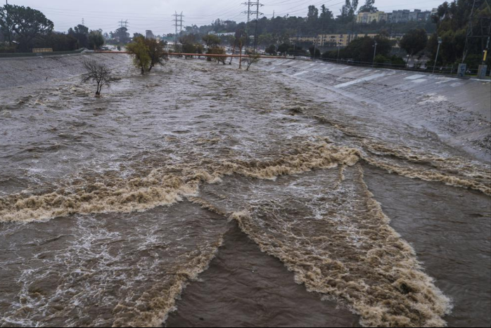 Ο Τζο Μπάιντεν κήρυξε σε κατάσταση έκτακτης ανάγκης την Καλιφόρνια λόγω της σφοδρής κακοκαιρίας