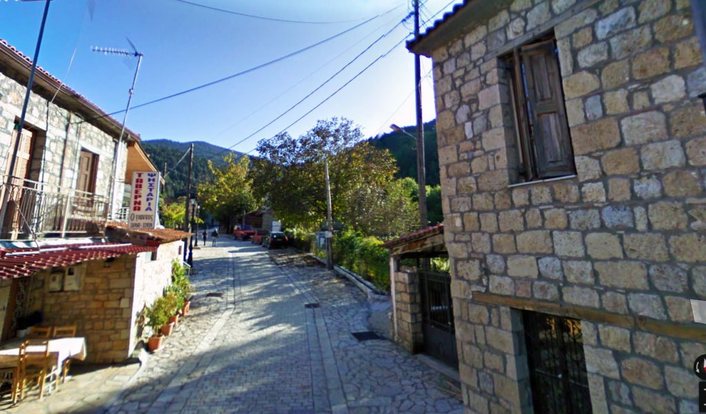 Ζαρούχλα Αχαΐας: Το γραφικό χωριό με τα πλακόστρωτα καλντερίμια & τα πυργόσπιτα που απέχει 2,5 ώρες από την Αθήνα