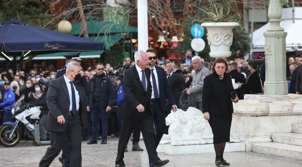 Κηδεία τέως Βασιλιά Κωνσταντίνου: Οι πολιτικές παρουσίες που έδωσαν το παρών (φώτο)