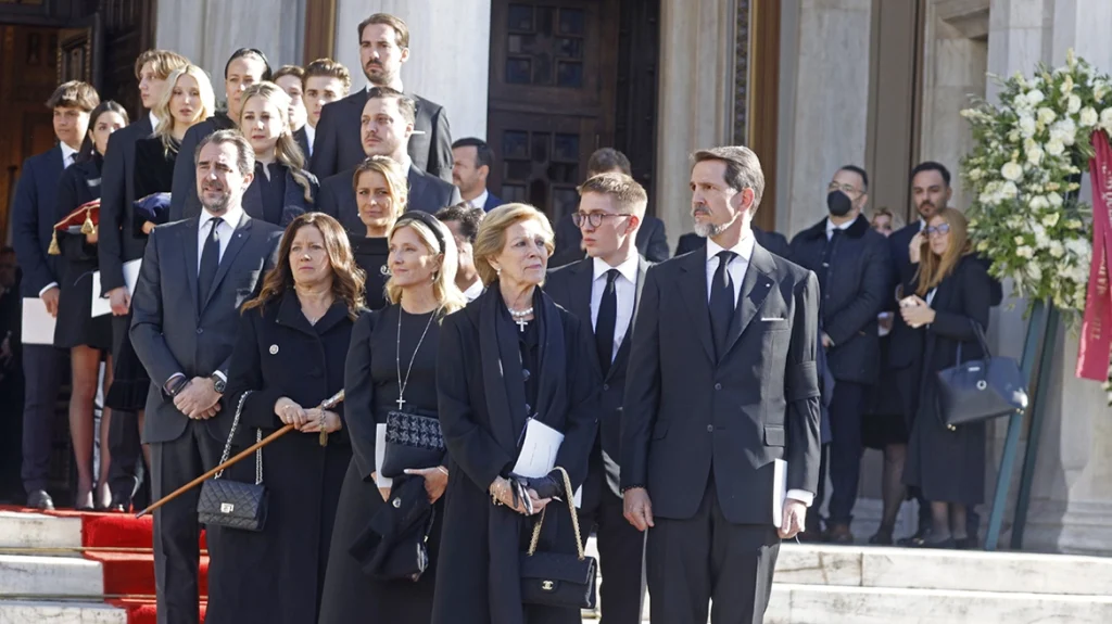 Διεθνή ΜΜΕ για κηδεία τέως Βασιλιά Κωνσταντίνου: Πρώτο θέμα η ταφή του ως ιδιώτης