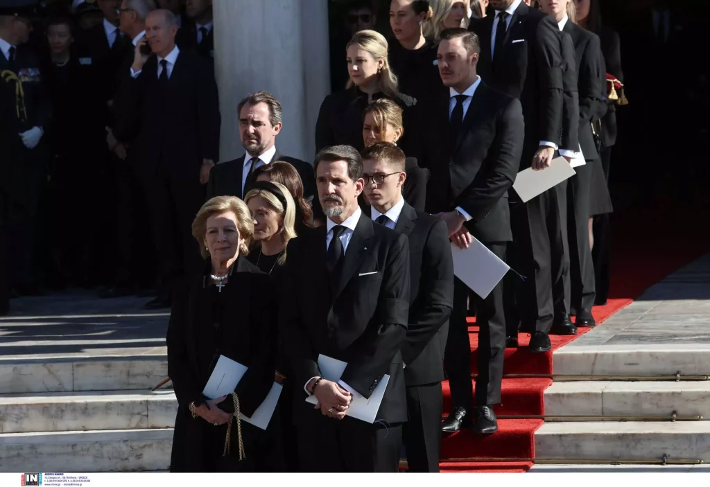 Ξένα ΜΜΕ: «Κωνσταντίνος Β’: Η κηδεία του τελευταίου Βασιλιά της Ελλάδας»