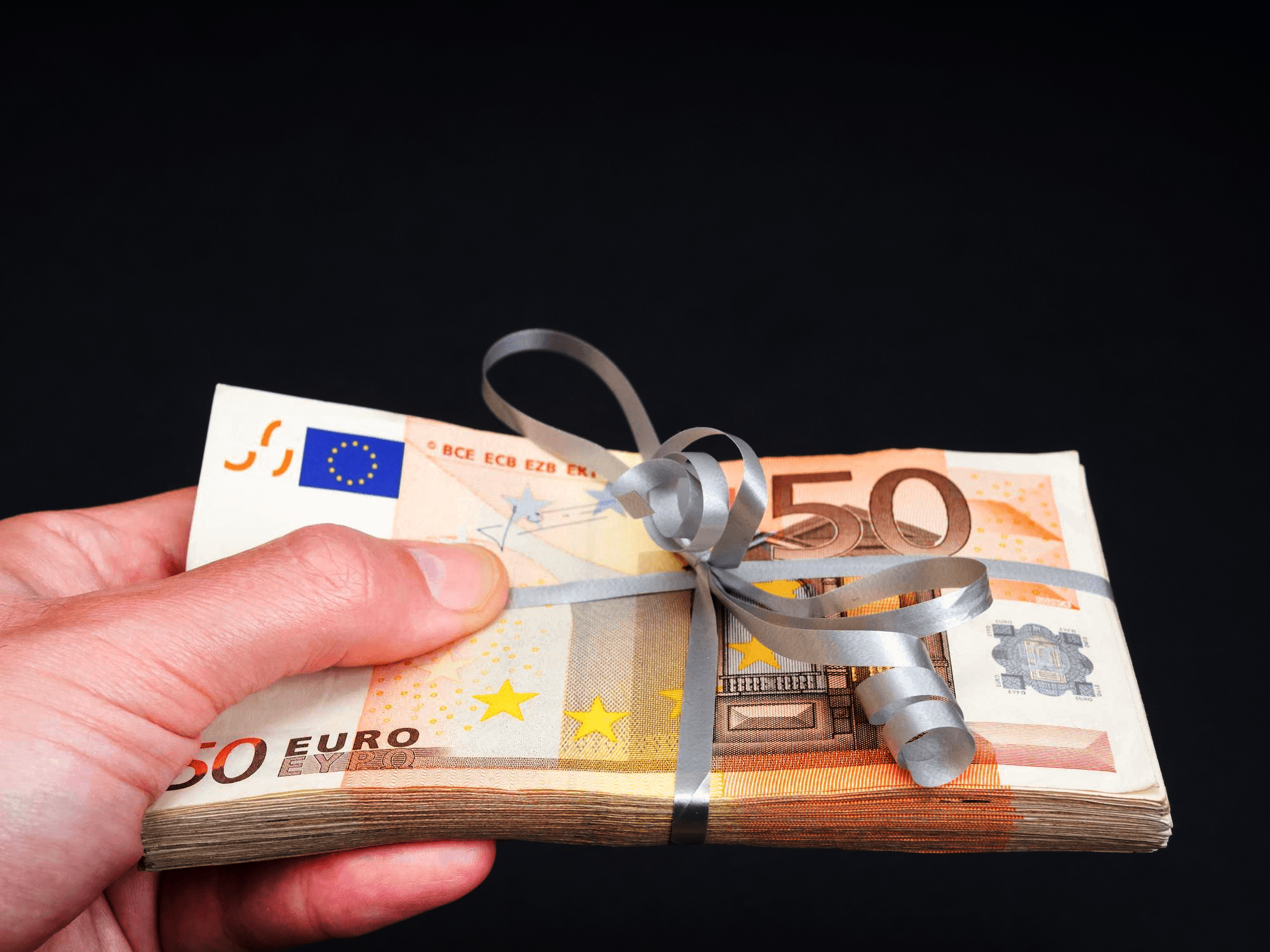 Επιθεώρηση Εργασίας: Πρόστιμα σε 34 επιχειρήσεις για μη καταβολή δώρου Χριστουγέννων