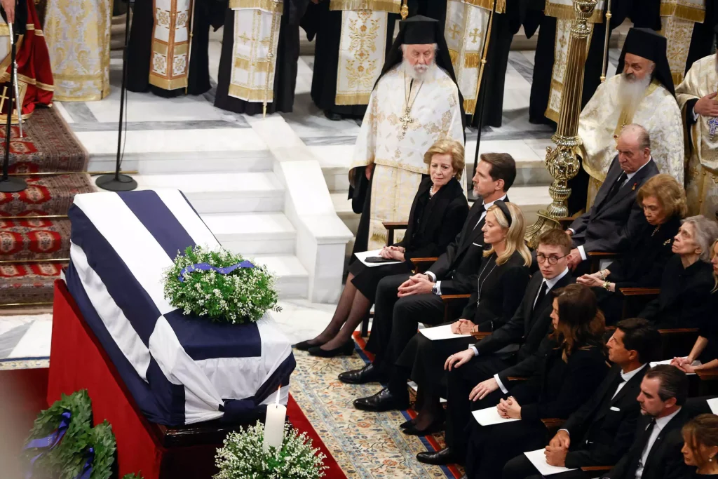 Κηδεία Βασιλιά Κωνσταντίνου: Τι έγινε στο Τατόι όταν έκλεισαν οι κάμερες
