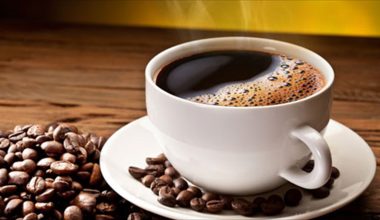 Νέα έρευνα υποστηρίζει ότι υπάρχει ισχυρή πιθανότητα ο καφές να μας βοηθάει να μένουμε αδύνατοι
