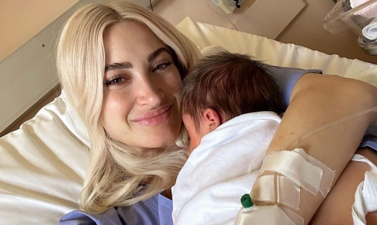 Ιωάννα Τούνη: Δείχνει τον 9 ημερών γιο της – «Δεν έχω κοιμηθεί, είμαι κουρασμένη» (βίντεο)