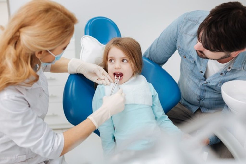 Μετά το «market pass» έρχεται το… «dentist pass» για δωρεάν οδοντίατρο σε χιλιάδες παιδιά