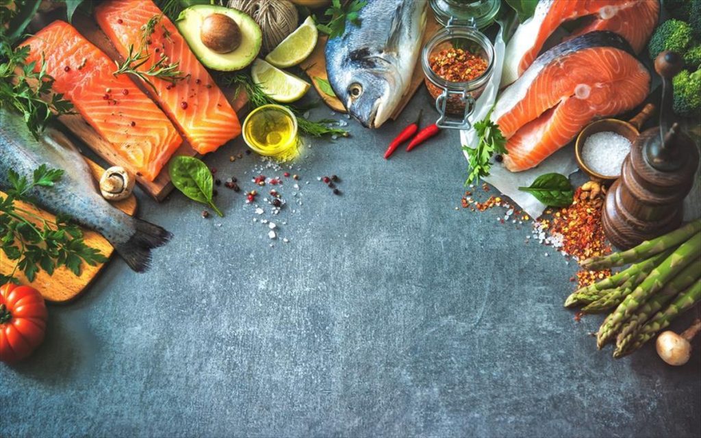 Έρευνα: Η κατανάλωση δύο μερίδων λιπαρών ψαριών την εβδομάδα συνδέεται με μικρότερο κίνδυνο για χρόνια νεφρική νόσο