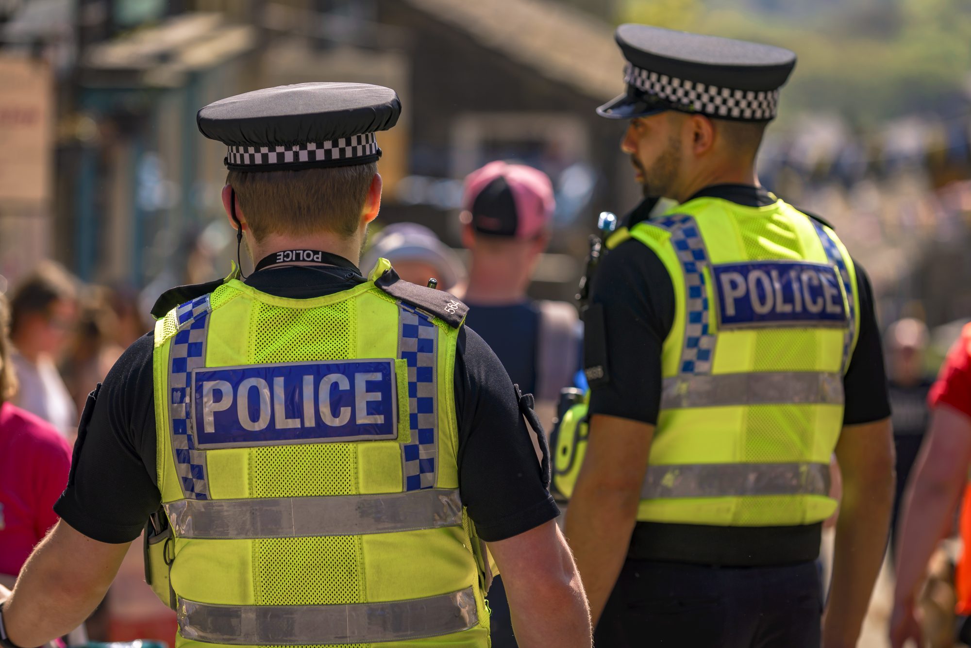Βρετανία: Δύο αστυνομικοί κατηγορούνται για παιδική πορνογραφία