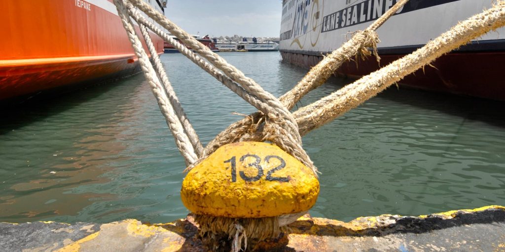 Κανονικά τα δρομολόγια πλοίων από Πειραιά και Ραφήνα – Σε ισχύ το απαγορευτικό απόπλου από Λαύριο (upd)