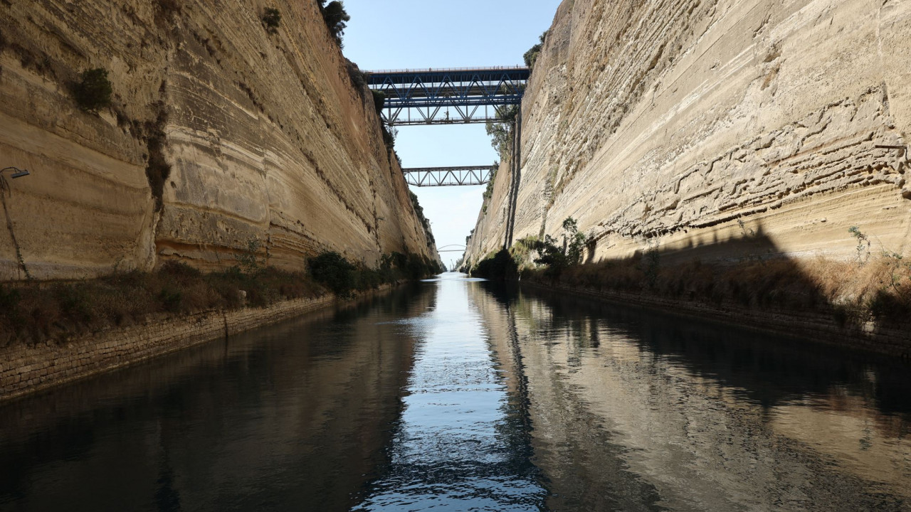 Κόρινθος: Νεκρή ανασύρθηκε γυναίκα που έπεσε από τη γέφυρα του Ισθμού