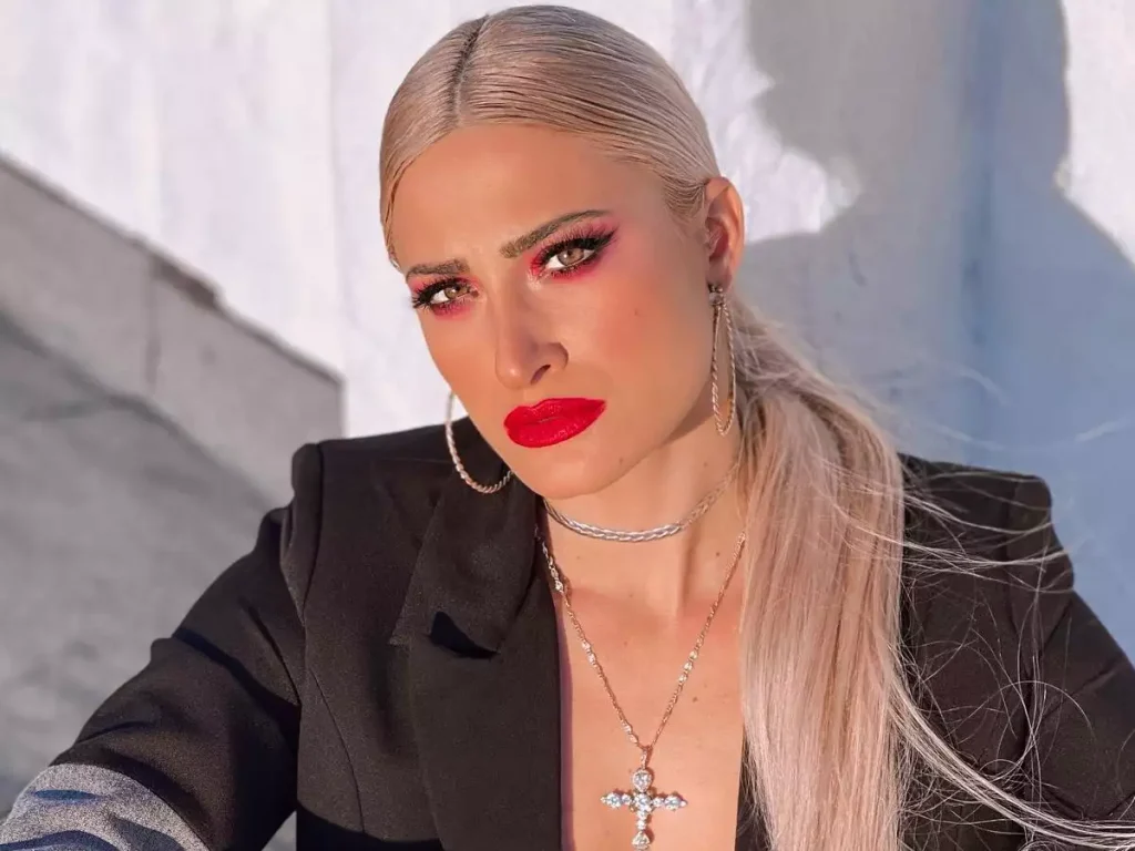 Νέο ξέσπασμα από την Ιωάννα Τούνη: «Που να χτυπιέστε, δεν με νοιάζει καθόλου τι λέτε»