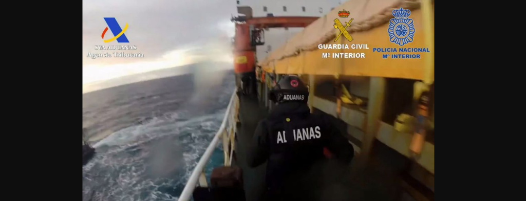Τενερίφη: Βίντεο από το ρεσάλτο στο φορτηγό πλοίο που μετέφερε 3 τόνους κοκαΐνης (upd)