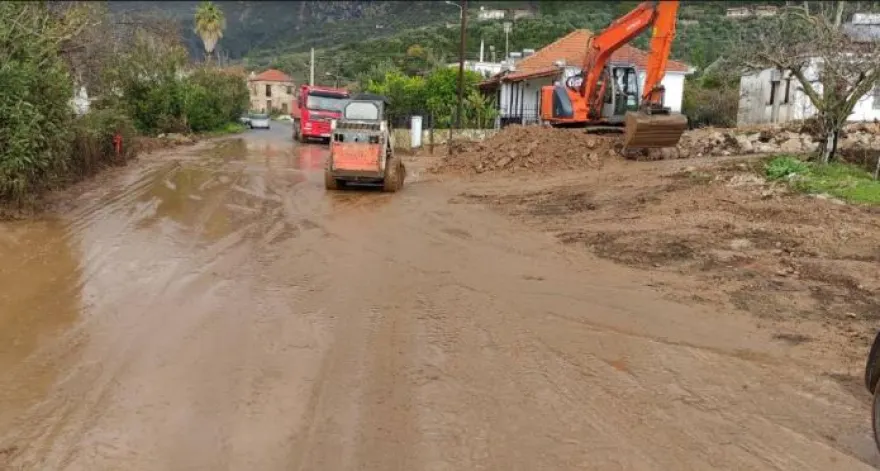 Κακοκαιρία στη Μεσσηνία: Πλημμύρισαν δρόμοι και καταστήματα (φωτο)