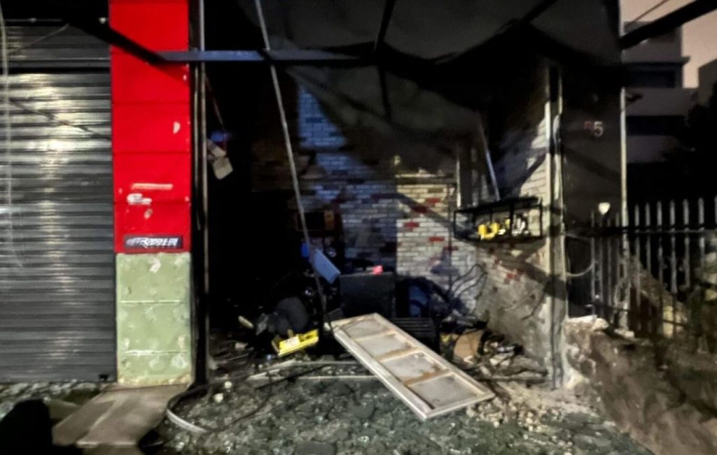 Έκρηξη σε πλυντήριο αυτοκινήτων στην Γλυφάδα: Ο σύζυγος της Εύας Λάσκαρη ήταν ο ιδιοκτήτης