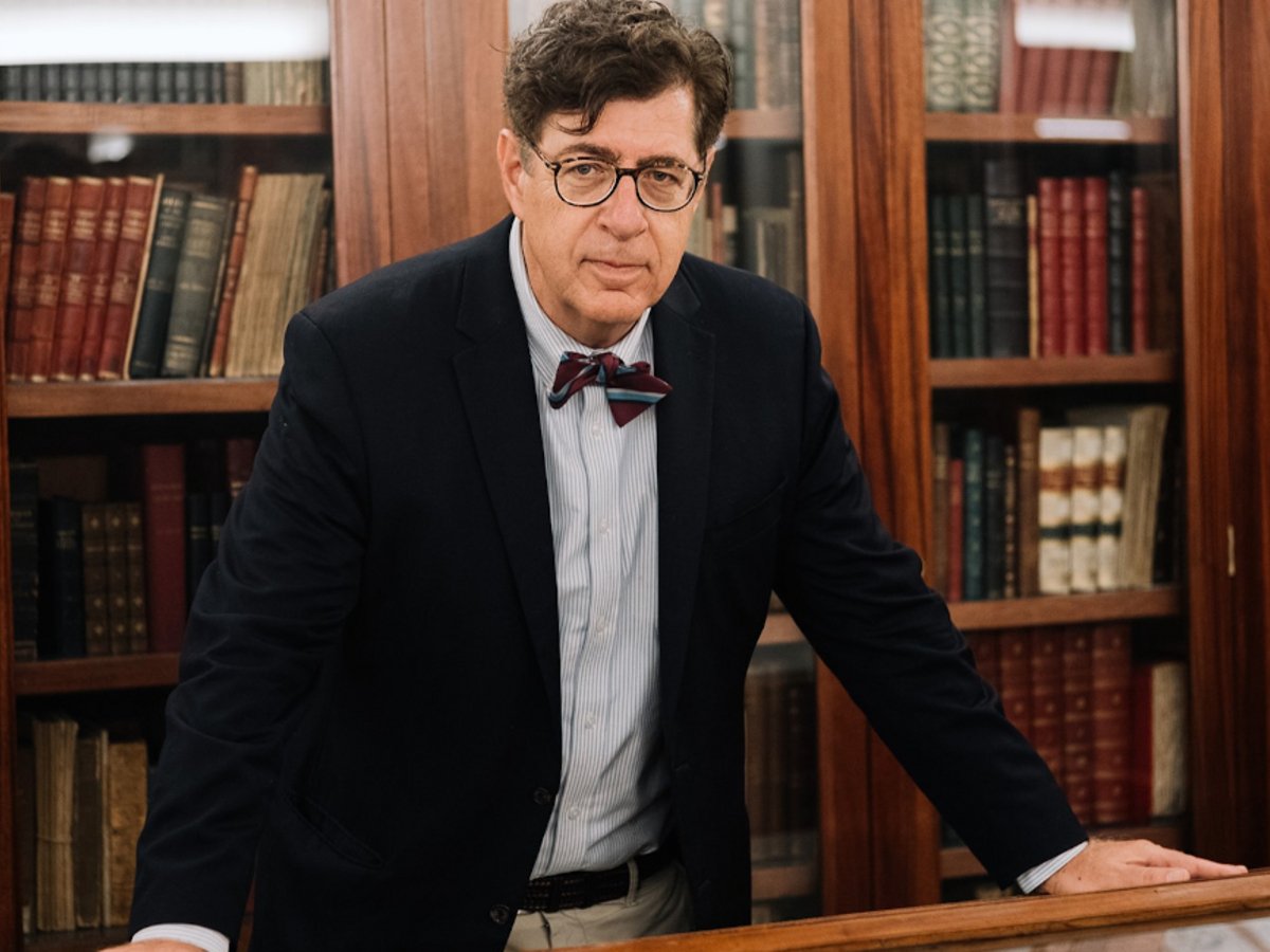 Ο Ν.Καραχάλιος «σφάζει με το γάντι» τον καθηγητή Συνολάκη για το επεισόδιο στο Κολλέγιο Αθηνών