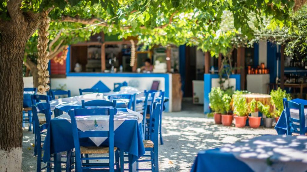 5 ρετρό ταβέρνες στην Αθήνα (φωτό)