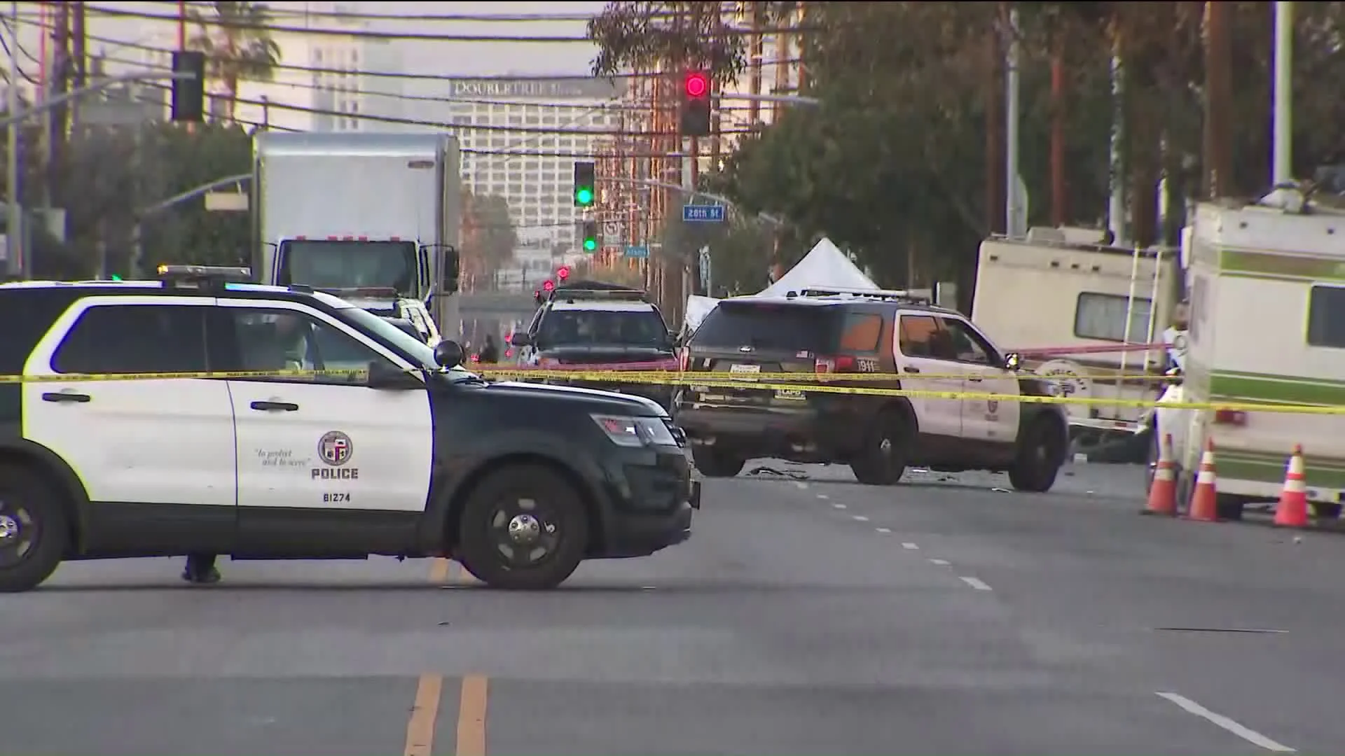 ΗΠΑ: Πυροβολισμοί στο Λος Άντζελες – Πληροφορίες για  10 νεκρούς και 16 τραυματίες (βίντεο)