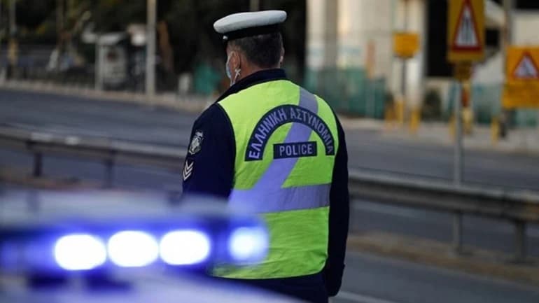 Κίνηση: Τροχαίο ατύχημα στη λεωφόρο Αλεξάνδρας στο ύψος της Χαριλάου Τρικούπη (χάρτης)