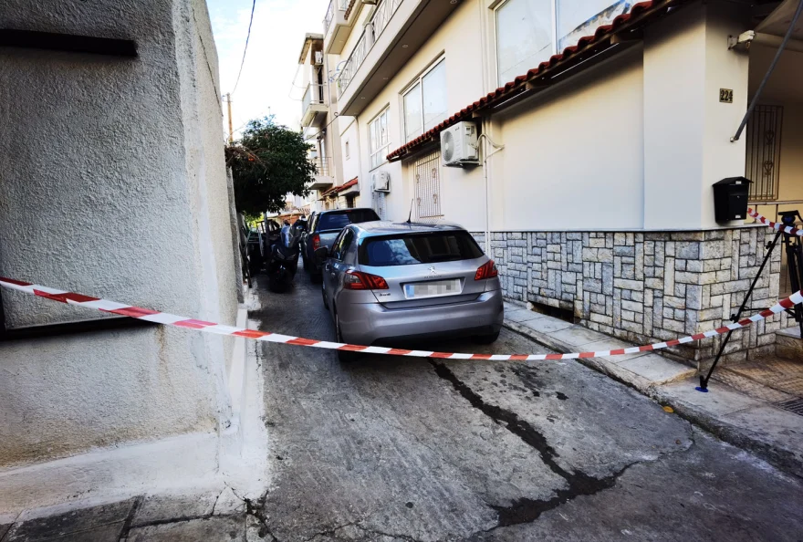 Έγκλημα στην Νίκαια: Ο 50χρονος που στραγγάλισε την γυναίκα του έπαθε επιληψία – Νοσηλεύεται φρουρούμενος στο «Αττικό»