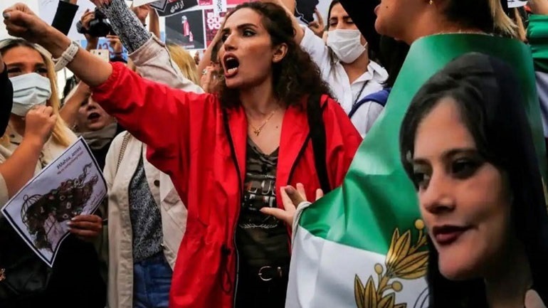 Διαδηλώσεις στο Ιράν: 30 πολιτικές κρατούμενες απαιτούν να τερματιστούν οι εκτελέσεις