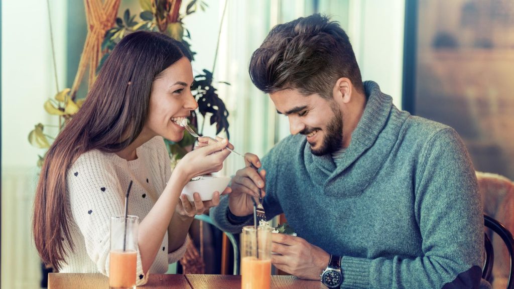 Casual dating: Τι είναι και γιατί δεν μπορούν όλες οι γυναίκες να το κάνουν