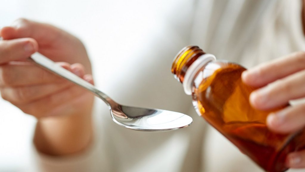 Ο ΠΟΥ ζητά «άμεση δράση» κατά των νοθευμένων σιροπιών – Πάνω από 300 παιδιά πέθαναν