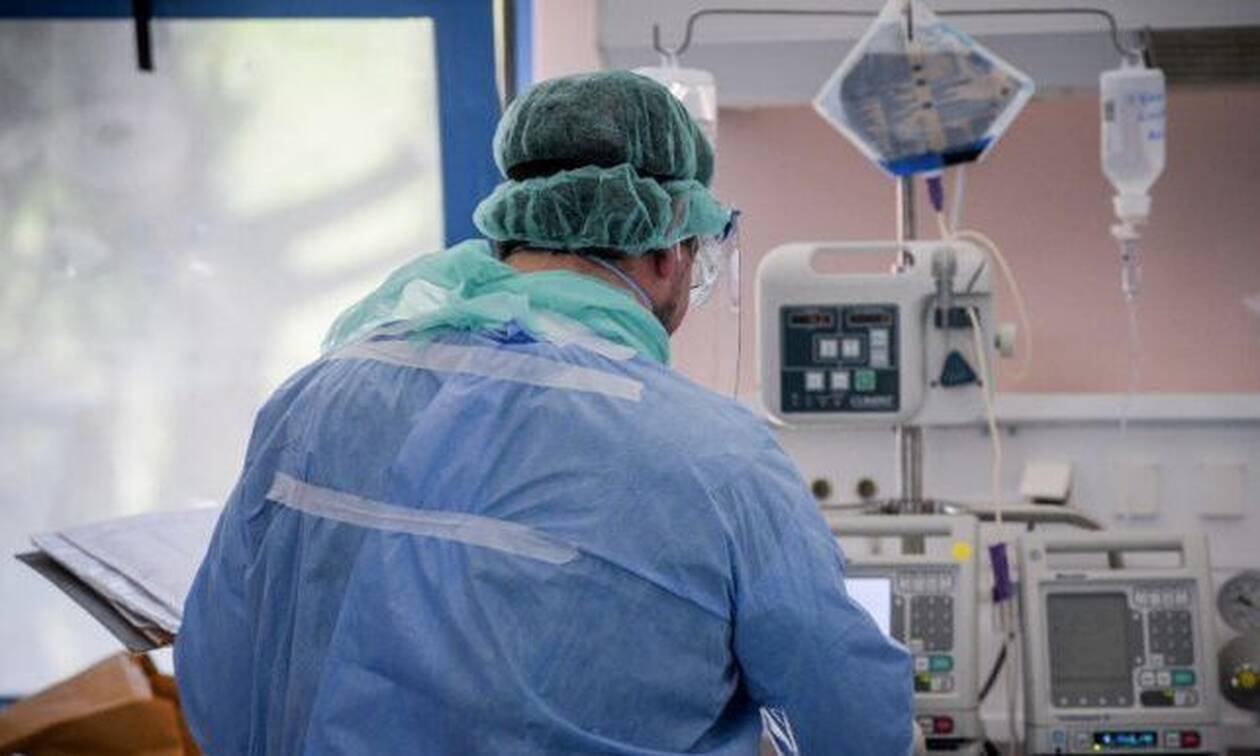 Κορωνοϊός: Πόσο προστατεύουν η προηγούμενη λοίμωξη και η υβριδική ανοσία από το στέλεχος Όμικρον