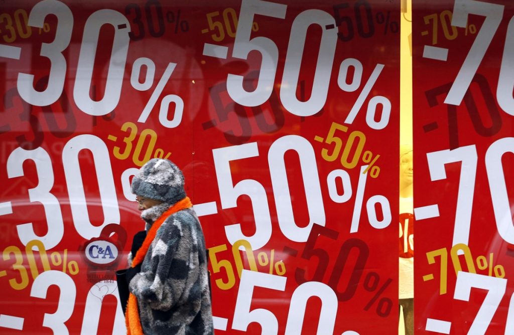 Σε ισχύ οι χειμερινές εκπτώσεις: Δείτε μέχρι πότε θα διαρκέσουν