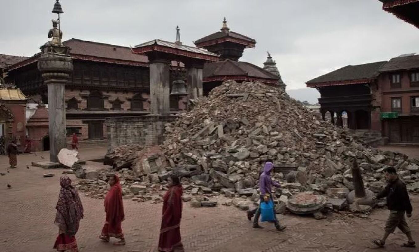 Σεισμός 5,6 Ρίχτερ στο Νεπάλ: Ένας νεκρός και δεκάδες κατεστραμμένα σπίτια (βίντεο)