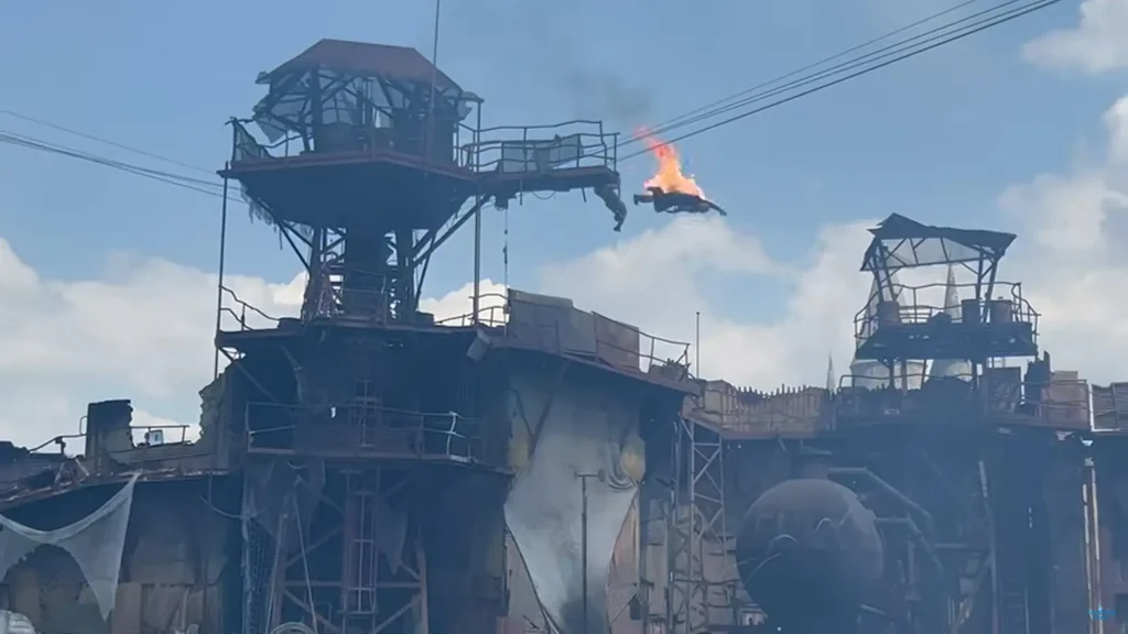 Χόλιγουντ: Κασκαντέρ τραυματίστηκε σοβαρά σε ατύχημα στα Universal Studios – Έκανε βουτιά από 9 μέτρα (βίντεο)