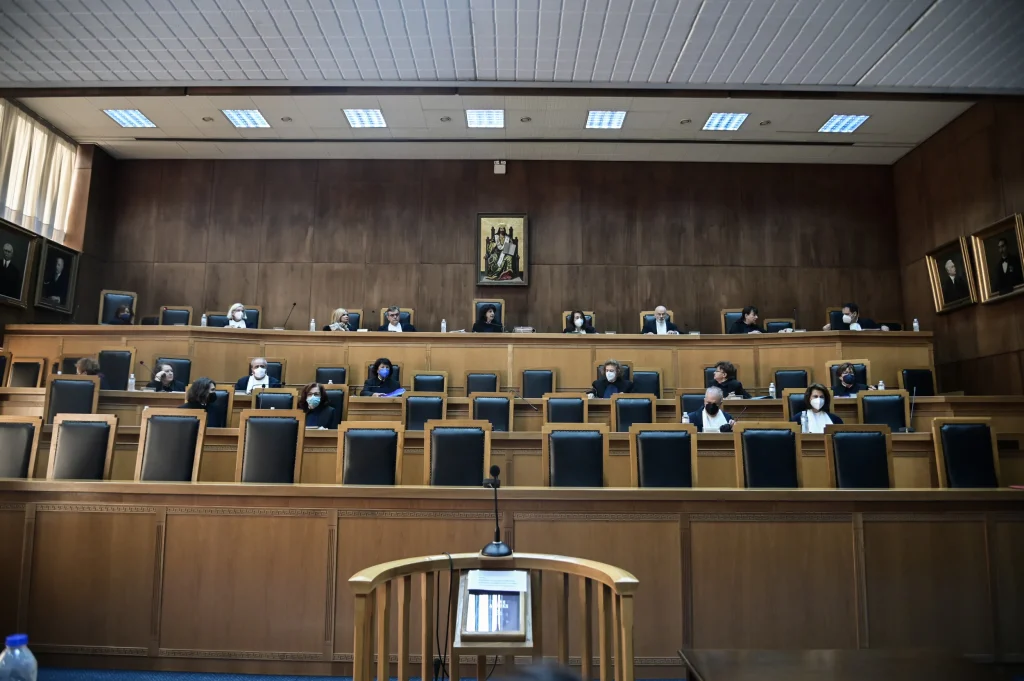 Ειδικό Δικαστήριο: Εισαγγελέας ζήτησε έρευνα για όσα κατέθεσε η γραμματέας του Χ.Καλογρίτσα που μηνύθηκε από τον Ν.Παππά