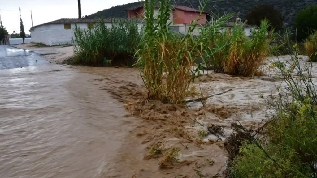 Έντονα καιρικά φαινόμενα από το βράδυ στον Έβρο