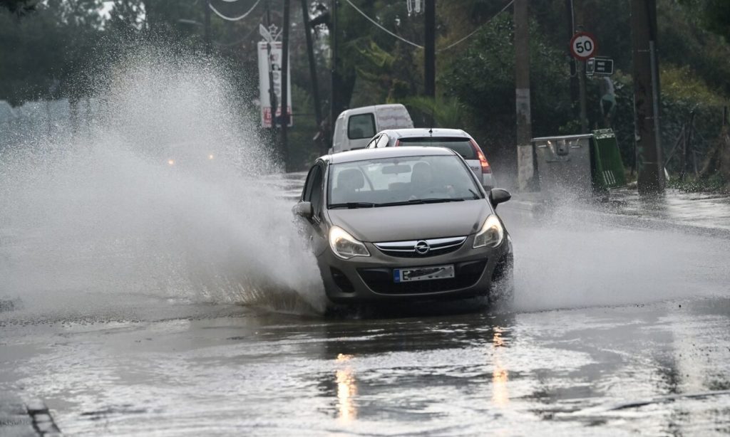 Κακοκαιρία: Μήνυμα του 112 στους κατοίκους σε Μαγνησία και Σποράδες