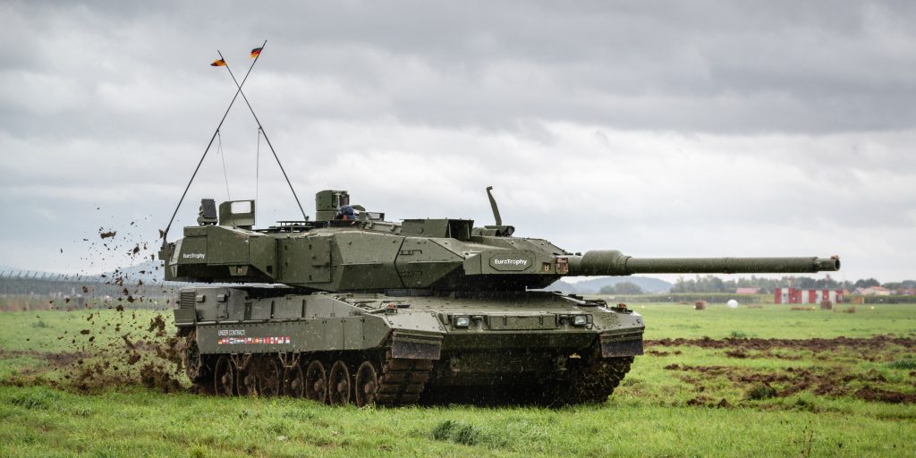 Ο Καναδάς παραδίδει τέσσερα άρματα μάχης Leopard-2 στο Κίεβο