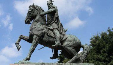 Η χριστιανική πίστη του Γεωργίου Καστριώτη διχάζει τους Αλβανούς: «Είναι ο μεγαλύτερος ήρωάς μας ανεξάρτητα θρησκεύματος»