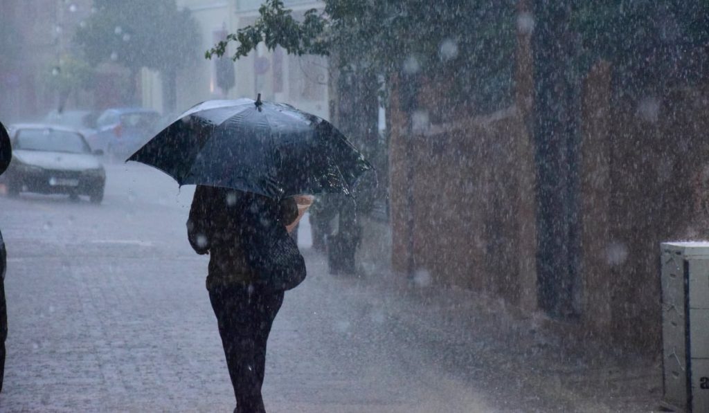 Κακοκαιρία «Ιλίνα»: Νέο μήνυμα του 112 στη βόρεια Ελλάδα για επικίνδυνα καιρικά φαινόμενα