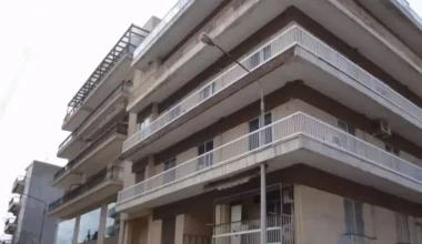 Τι άλλο θα δούμε: Kολώνα της ΔΕΗ έχει «φυτρώσει» σε μπαλκόνι στην Ξάνθη (φωτο)