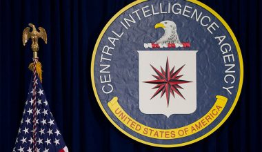 Η Ρωσία βάζει «μπλόκο» στους ιστοτόπους της CIA και του FBI για διάδοση fake news