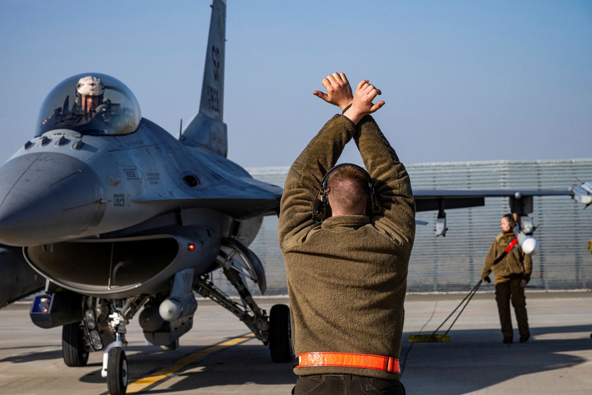 Προετοιμάζεται η παράδοση F-16 στην Ουκρανία – Κίεβο: Οι πιλότοι μας θέλουν έξι μήνες εκπαίδευσης για να βγουν ετοιμοπόλεμοι