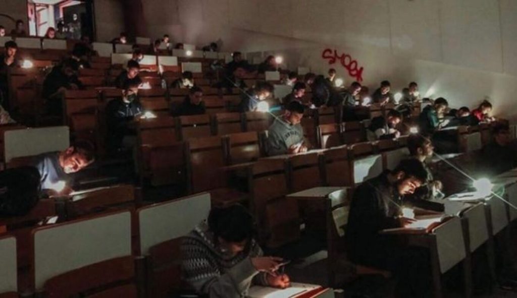 ΕΜΠ: Επτά λεπτά διήρκεσε η διακοπή ρεύματος στο αμφιθέατρο λέει ο πρύτανης