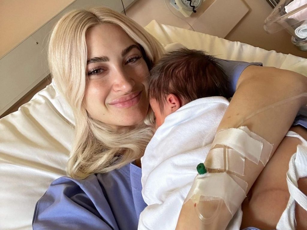 Ι.Τούνη: «Ο θηλασμός είναι ό,τι πιο δύσκολο έχω κάνει στη ζωή μου – Δεν ήξερα τι τραβάτε» (φώτο)