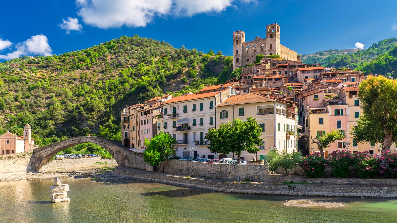 Dolceacqua: Ένα πανέμορφο μεσαιωνικό χωριό στην Ιταλία που θα σας «κλέψει» την καρδιά (φωτο)