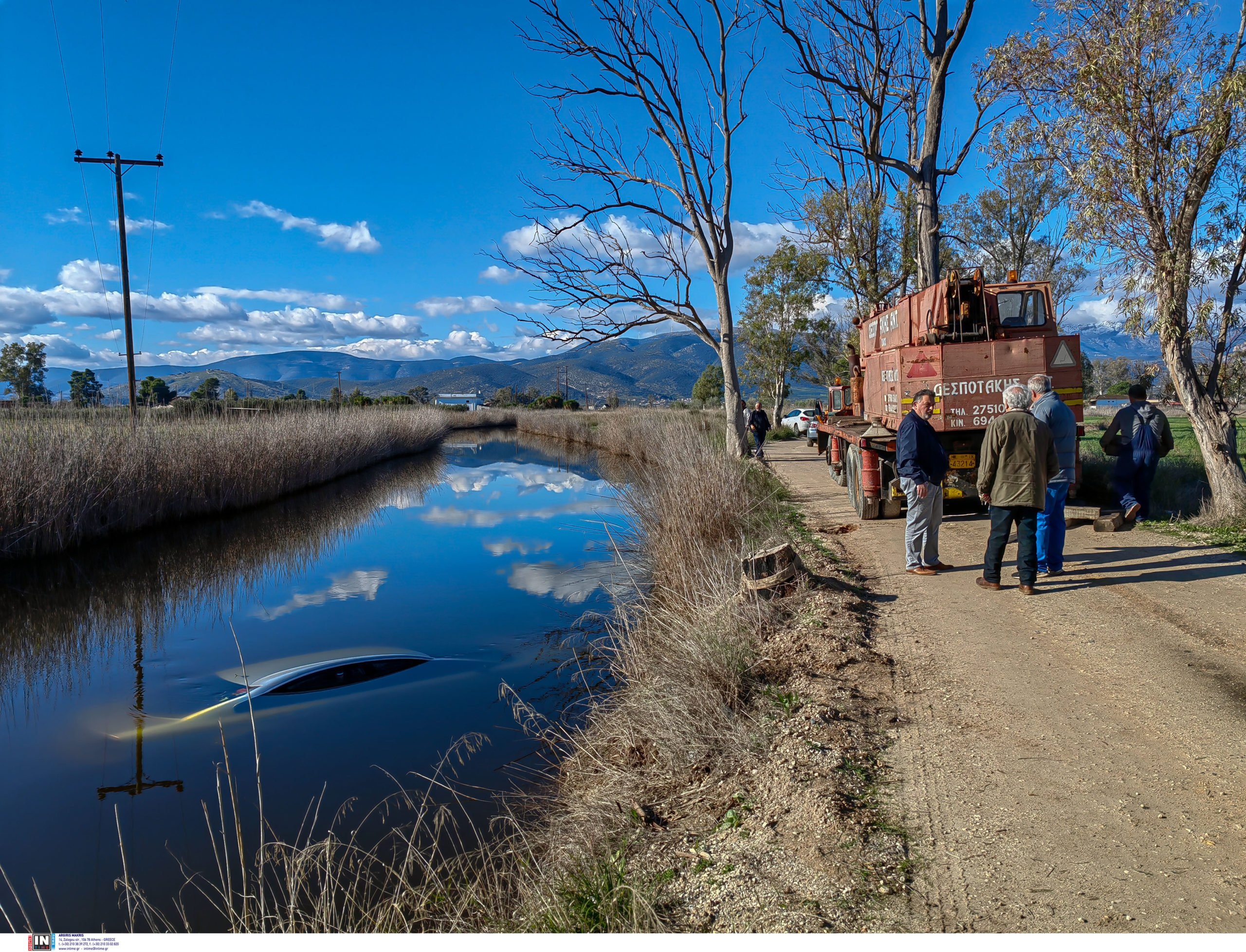 Αργολίδα: Μυστήριο με αυτοκίνητο που εντοπίστηκε μέσα σε ποτάμι (φωτο)