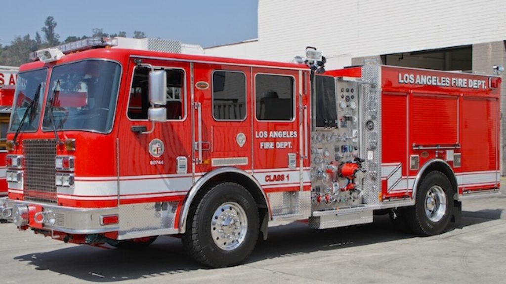 Μπέβερλι Χιλς: Φωτιά έπιασε σε έπαυλη – Τρεις νεκροί